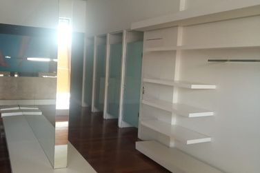 Sal&atilde;o Comercial para alugar - 250m&sup2; - Centro