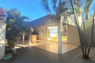 Casa &agrave; venda - 675m&sup2; - Centro