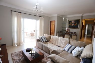 Apartamento &agrave; venda - 206m&sup2; - Zona I