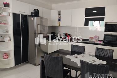 Sobrado &agrave; venda - 315m&sup2; - Zona VII