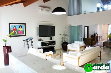 Sobrado &agrave; venda - 300m&sup2; - Jardim Veleiros