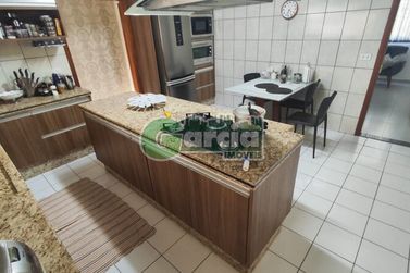 Apartamento &agrave; venda - 196m&sup2; - Zona VII