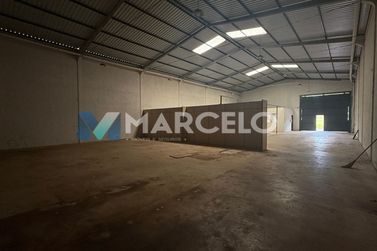 Sal&atilde;o Comercial para alugar - 400m&sup2; - Jarim Santiago