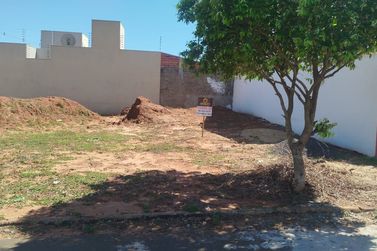 Terreno &agrave; venda - 125m&sup2; - Jardim Janina
