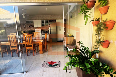 Casa &agrave; venda - 309m&sup2; - Zona III