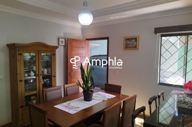Casa &agrave; venda - 180m&sup2; - Centro