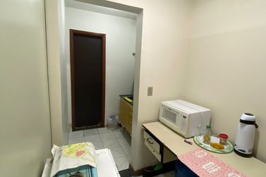 Sal&atilde;o Comercial &agrave; venda - 84m&sup2; - Zona I