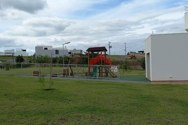 Terreno &agrave; venda - 252m&sup2; - Condom&iacute;nio Essenza
