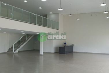 Sal&atilde;o Comercial para alugar - 360m&sup2; - Parque Colina Verde