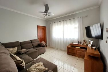 Ch&aacute;cara &agrave; venda - 