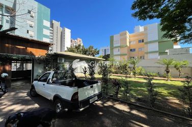 Terreno &agrave; venda - 204m&sup2; - CENTRO