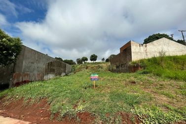 Terreno &agrave; venda - 328m&sup2; - Jardim Canad&aacute; II