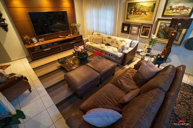 Sobrado &agrave; venda - 305m&sup2; - Zona VII