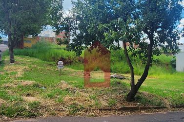 Terreno &agrave; venda - 179m&sup2; - Jardim S&atilde;o Francisco