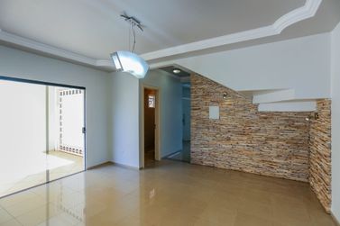 Sobrado &agrave; venda - 280m&sup2; - Zona II