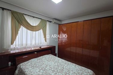 Casa &agrave; venda - 243m&sup2; - Jardim Indai&aacute;