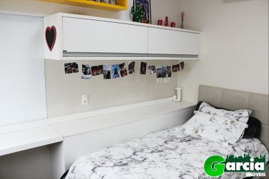 Sobrado &agrave; venda - 300m&sup2; - Jardim Veleiros