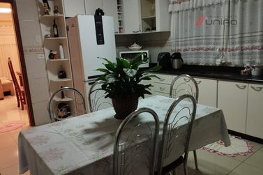 Casa &agrave; venda - 183m&sup2; - Jardim Tropical