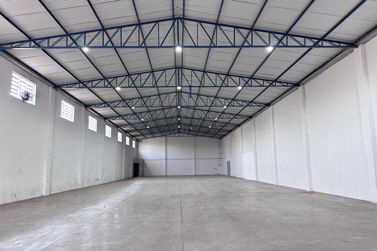 Sal&atilde;o Comercial para alugar - 700m&sup2; - Jardim Janina