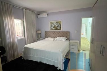 Casa &agrave; venda - 242m&sup2; - Zona I