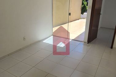 Casa &agrave; venda - 63m&sup2; - Jardim Sakai