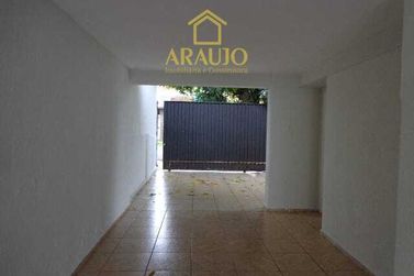 Casa para alugar - 380m&sup2; - Zona I
