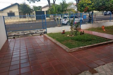 Sala Comercial &agrave; venda - 180m&sup2; - Zona I