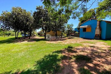 Ch&aacute;cara &agrave; venda - 160m&sup2; - Jardim Pac&iacute;fico