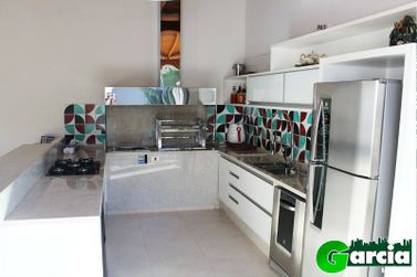Sobrado &agrave; venda - 300m&sup2; - Jardim Veleiros