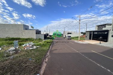 Terreno &agrave; venda - 182m&sup2; - Portugu&ecirc;s