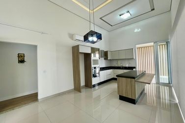 Casa &agrave; venda - 180m&sup2; - JARDIM ALPHAVILE