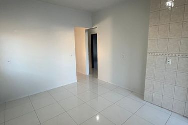 Casa para alugar - 100m&sup2; - Jardim Alphavile