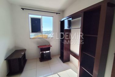 Apartamento para alugar - 74m&sup2; - Zona 6