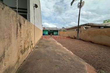 Terreno &agrave; venda - 270m&sup2; - ZONA II