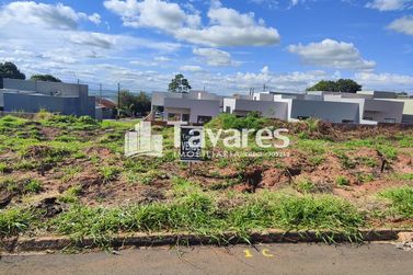 Terreno &agrave; venda - 140m&sup2; - PARQUE LAURA GOMES