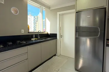 Apartamento &agrave; venda - 120m&sup2; - Meia Praia