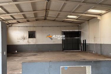 Sal&atilde;o Comercial para alugar - 345m&sup2; - Parque Bonfim