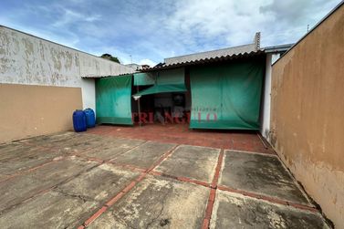 Terreno &agrave; venda - 270m&sup2; - ZONA II