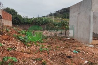 Terreno &agrave; venda - 250m&sup2; - Parque Irani
