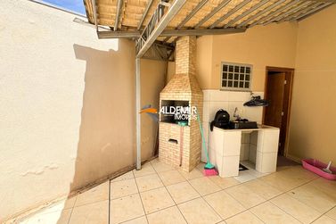 Casa &agrave; venda - 130m&sup2; - Jardim Villa Romana