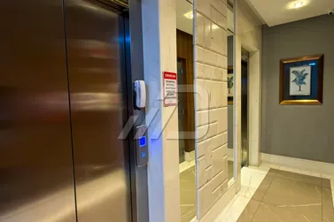 Apartamento &agrave; venda - 120m&sup2; - Meia Praia