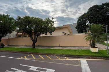 Casa &agrave; venda - 216m&sup2; - Jardim Birigui