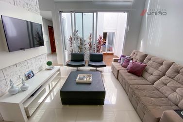 Casa &agrave; venda - 259m&sup2; - Parque do Lago