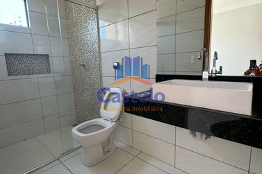 Casa &agrave; venda - 68m&sup2; - JARDIM COLORADO