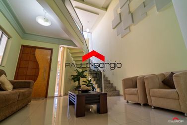 Sobrado &agrave; venda - 266m&sup2; - Zona II