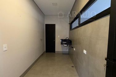 Casa para alugar - 195m&sup2; - Parque Residencial Interlagos II