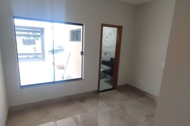 Casa &agrave; venda - 132m&sup2; - Jardim Azal&eacute;ia