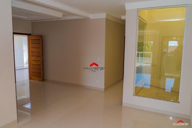 Casa &agrave; venda - 185m&sup2; - Zona Armaz&eacute;m