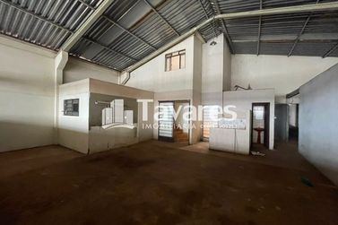 Casa &agrave; venda - 1000m&sup2; - Zona I