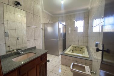 Casa &agrave; venda - 218m&sup2; - ZONA I-A